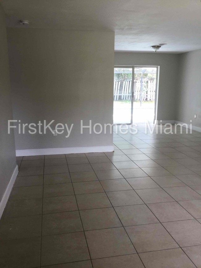 Building Photo - 5971 W Sunrise Blvd