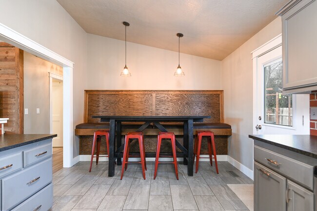 Building Photo - 3530 W Town Creek Dr