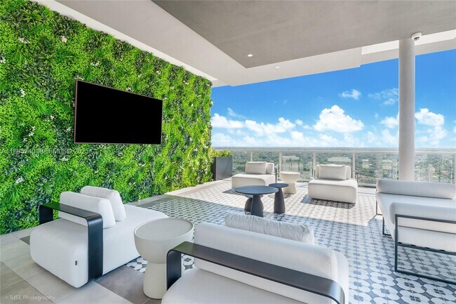 Foto del edificio - 9600 S Dixie Hwy