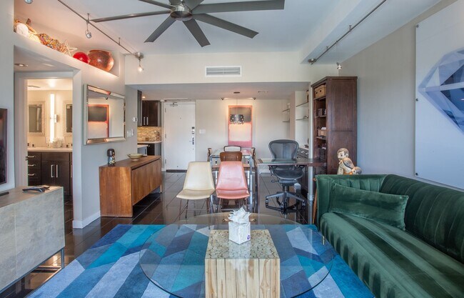 Photo - READY TO VIEW NOW! Gorgeous Downtown Phoen... House