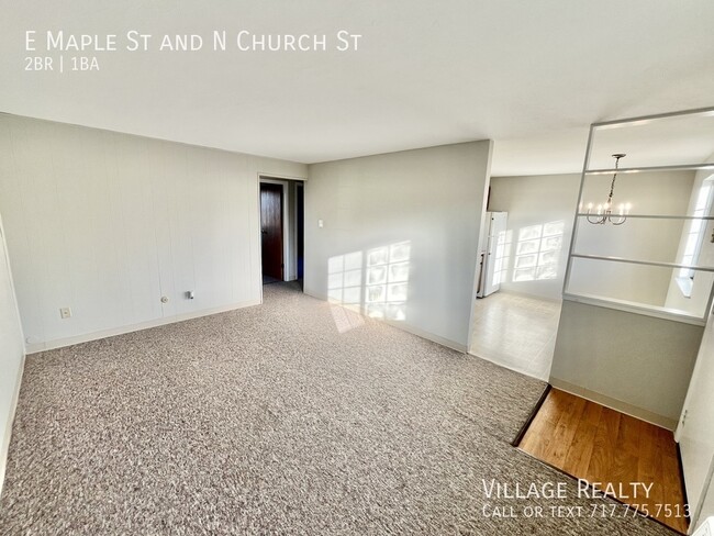 Building Photo - Affordably Priced 2-Bed with eat-in kitche...