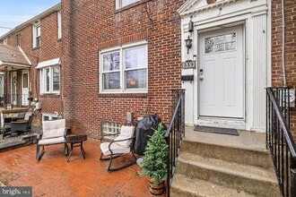 Building Photo - 339 Comly Ave