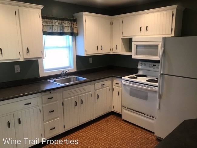 Building Photo - 2 br, 1 bath Apartment - 93 Bigelow Ave