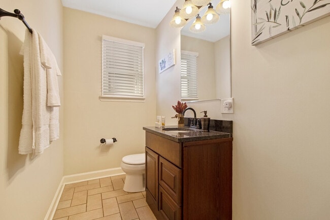 Building Photo - 9424 Sumac Rd