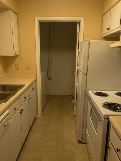 Building Photo - 317 E. Montcastle Dr. Unit #A