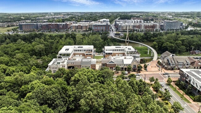 Building Photo - Luxury Condo in Dublin's Coveted Bridge Pa...