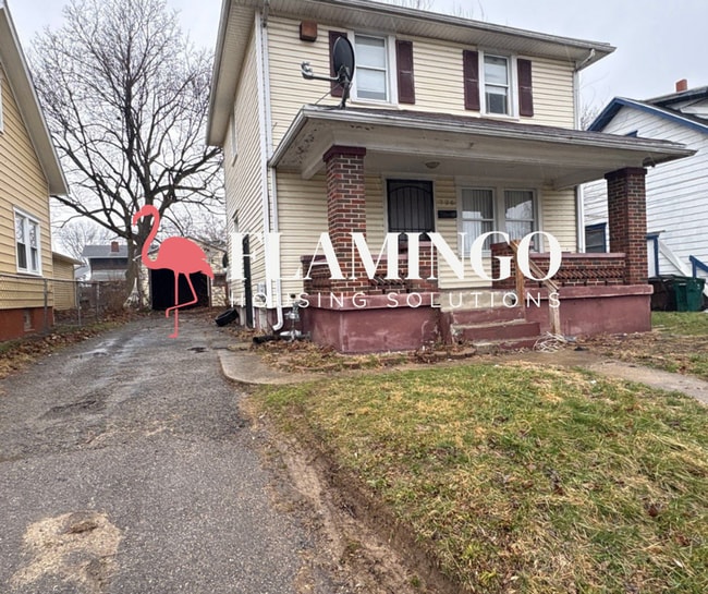 Photo - 725 Maplehurst Ave House