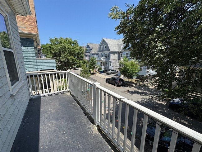 Foto del edificio - 62 Bromfield Rd