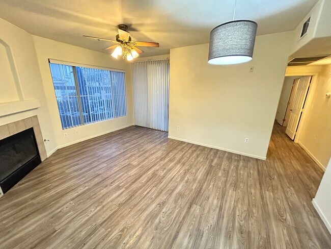 Foto del edificio - Charming 2 Bedroom, 2 Bath, Gated Condo nestled in the beautiful Southwest area close to Durango ...