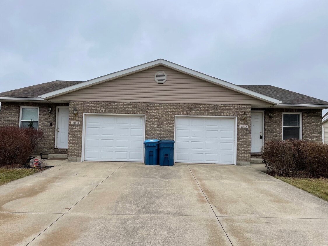 216 Robb St Unit A, Jackson Center, OH 45334 Apartments in Jackson