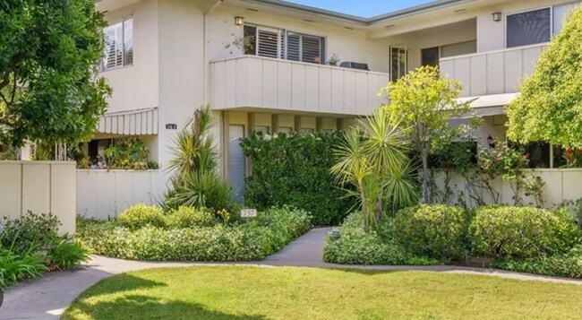 757 SOG, #4, upper unit - 757 S Orange Grove Blvd