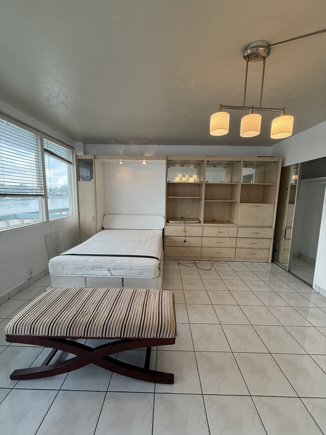 Building Photo - 6484 Indian Creek Dr