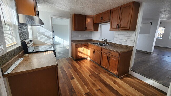 Foto del edificio - 2355 S Hooker Way