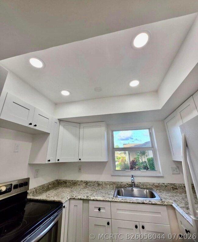 Building Photo - 2965 Ashley Dr W