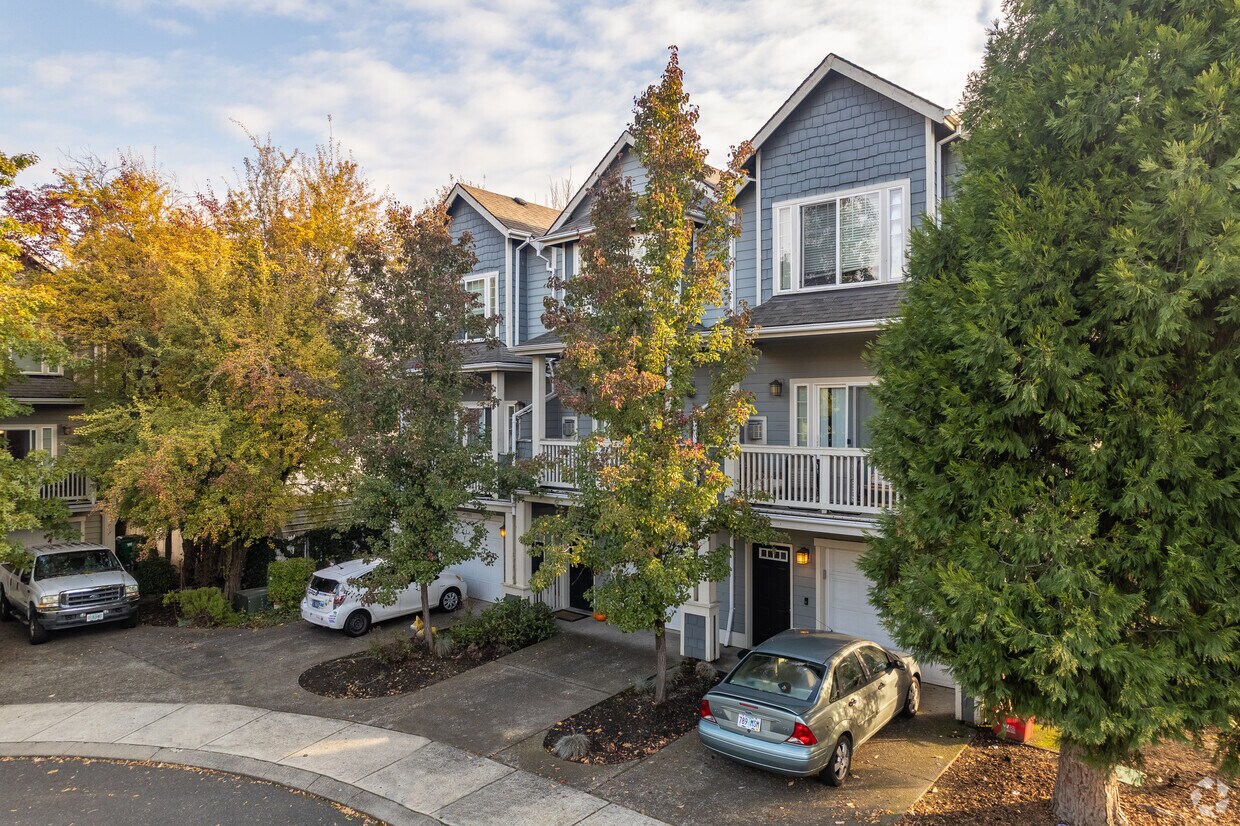 Foto principal - Menlo Gardens Apartments