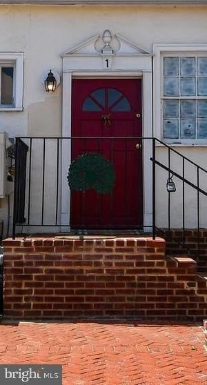 Photo - 1 S Madison St House