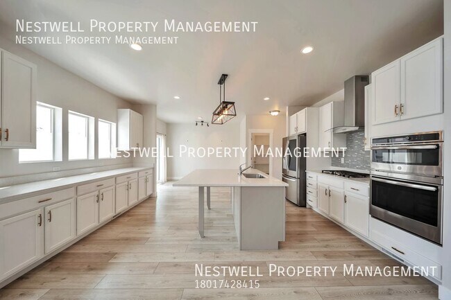 Building Photo - Gorgeous 5-bed Home in West Jordan