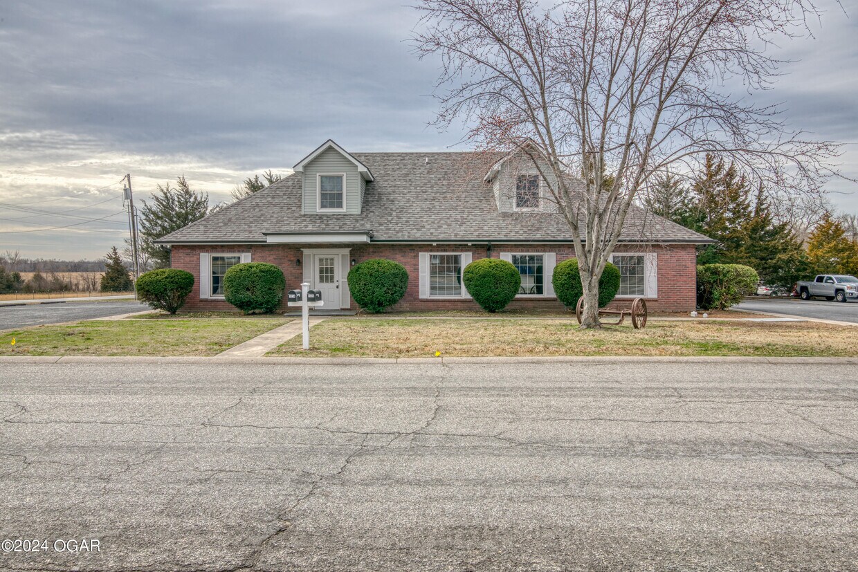 1234 N Duquesne Rd, Joplin, MO 64801 Condo for Rent in Joplin, MO