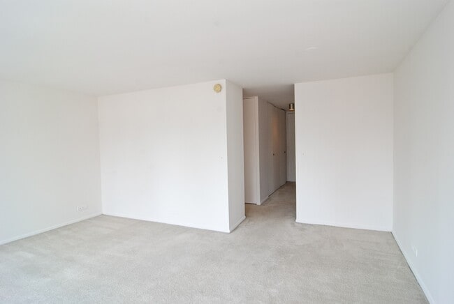 Foto del edificio - 1 E Scott St