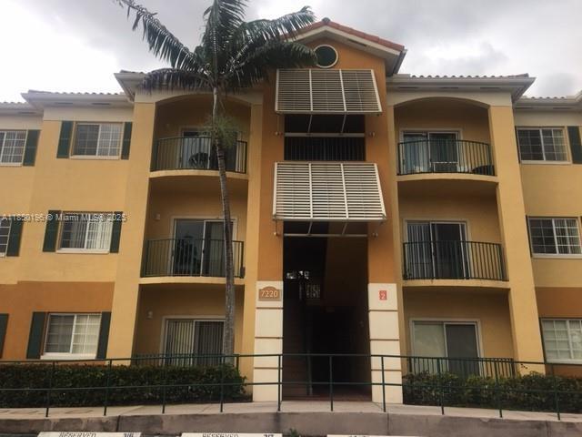 Foto del edificio - 7220 NW 114th Ave