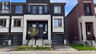 Building Photo - 45 Rattenbury Rd