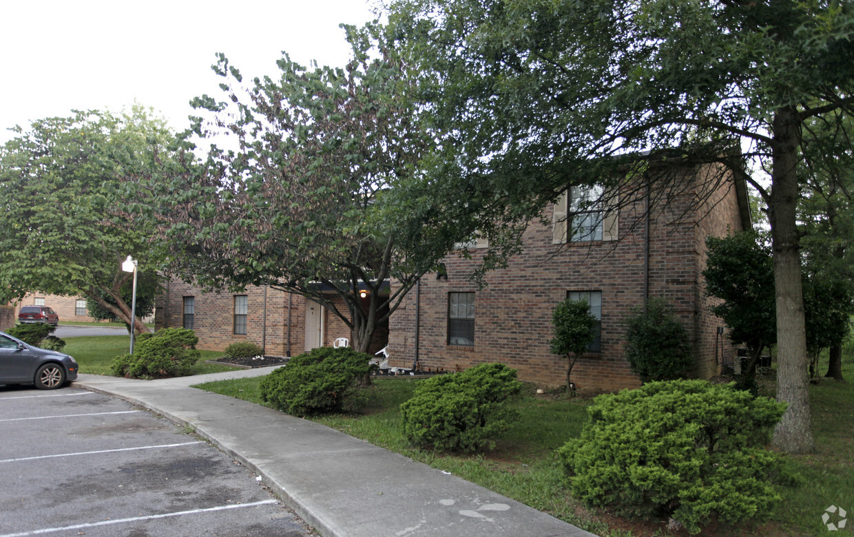 Primary Photo - Stonegate Apartments