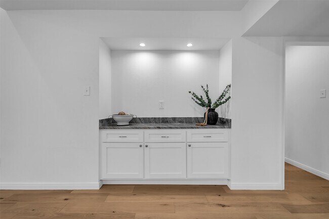 Foto del edificio - 23922 Creek Ridge Dr