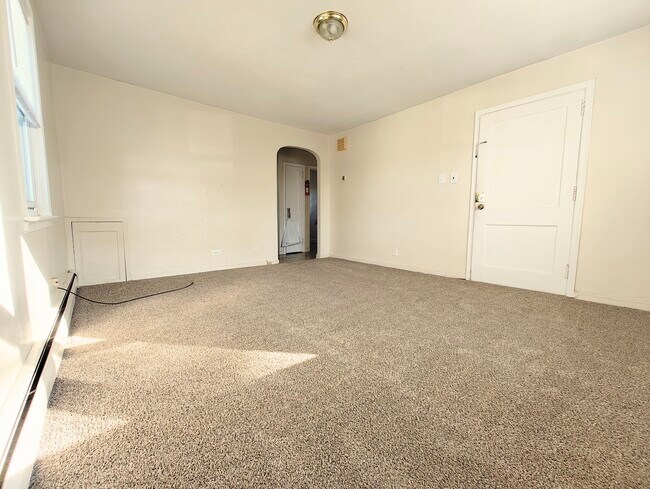 Living room - 1602 E McPherson St