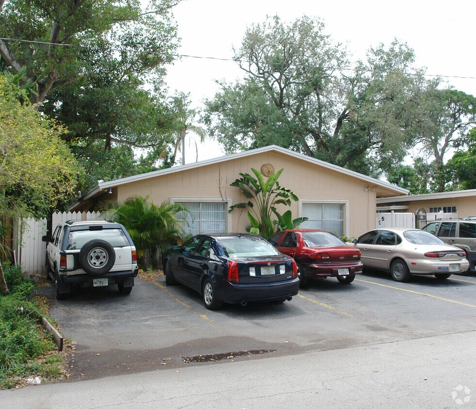 Building Photo - 709-715 SW 14th Ave
