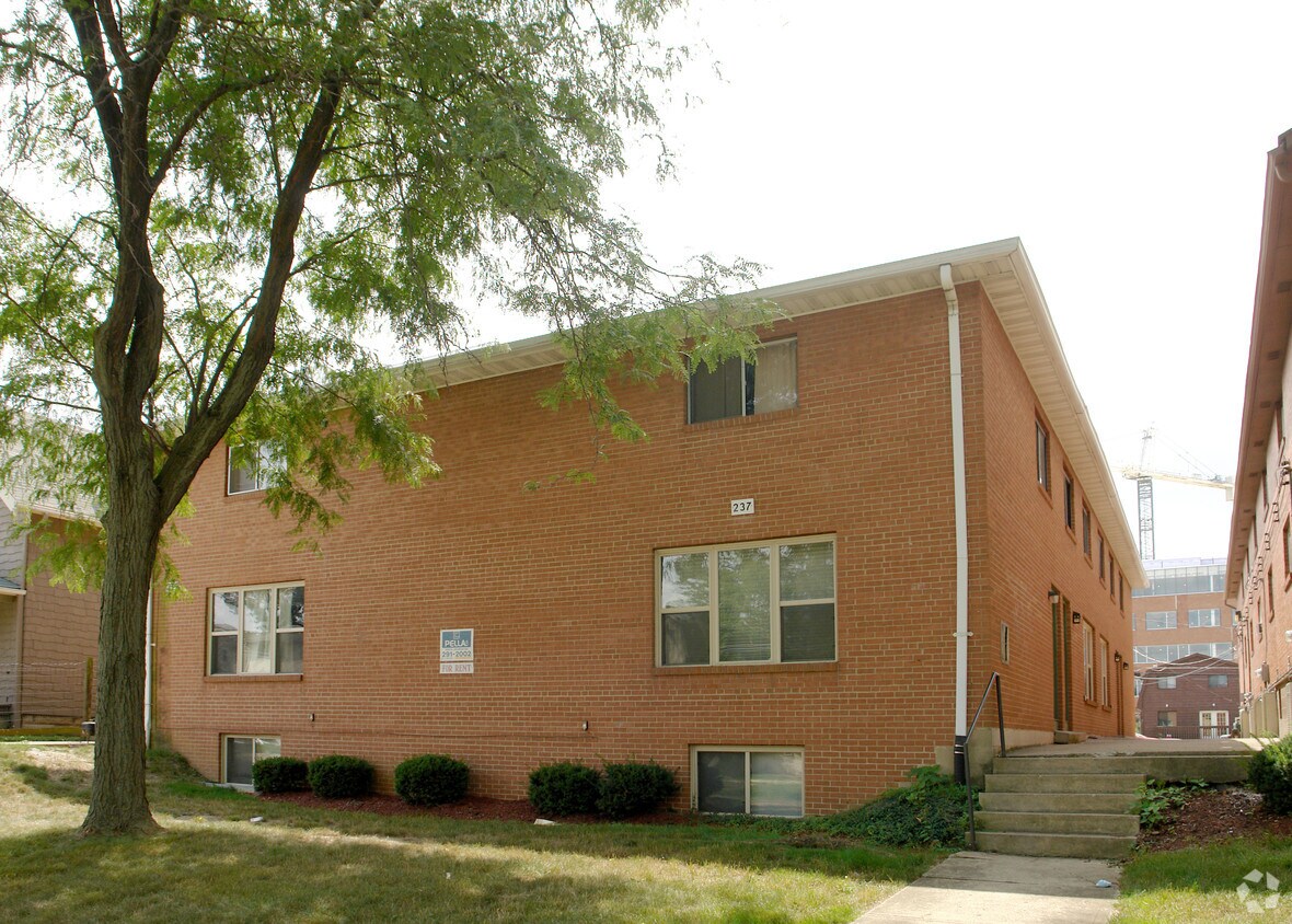 Building Photo - 235-237 W Norwich Ave