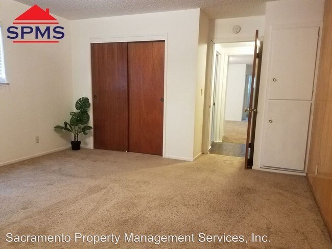 Building Photo - 2 br, 1.5 bath Apartment - 2500 N Street