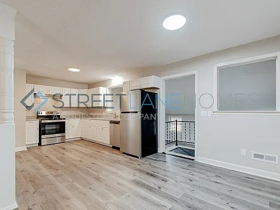 Building Photo - 2520 Stonehenge Dr