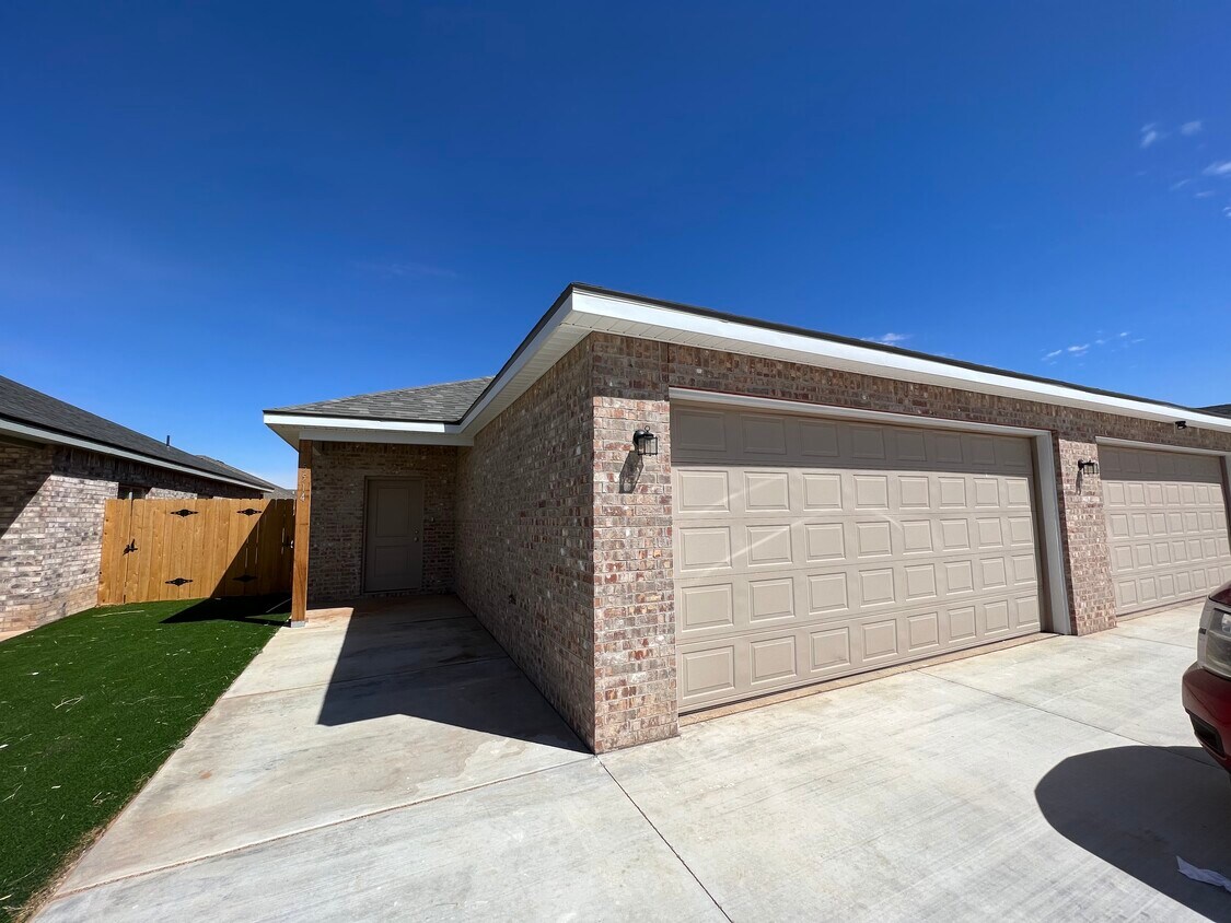 5532 Itasca St, Lubbock, TX 79416 Townhome Rentals in Lubbock TX