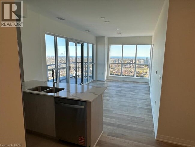 Building Photo - 15 Watergarden Dr