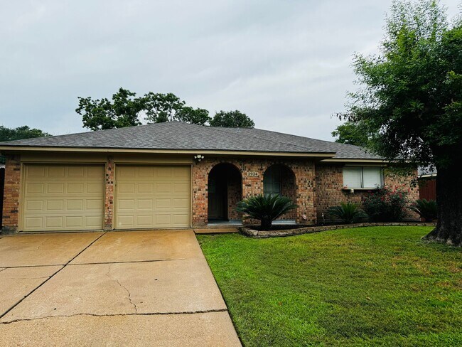 Foto del edificio - 3934 Thistlewood Dr