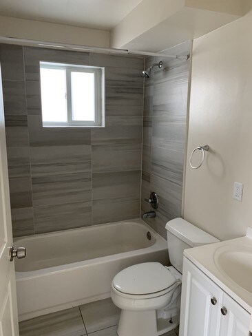 Bathroom - 960 Biarritz Dr