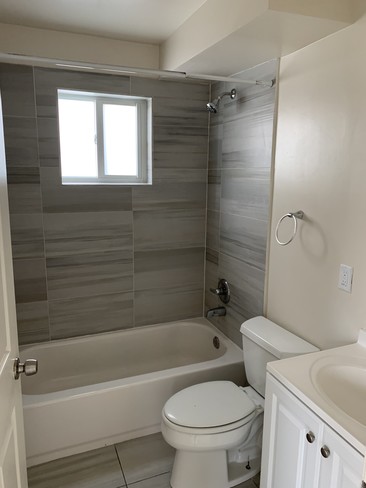 Bathroom - 960 Biarritz Dr