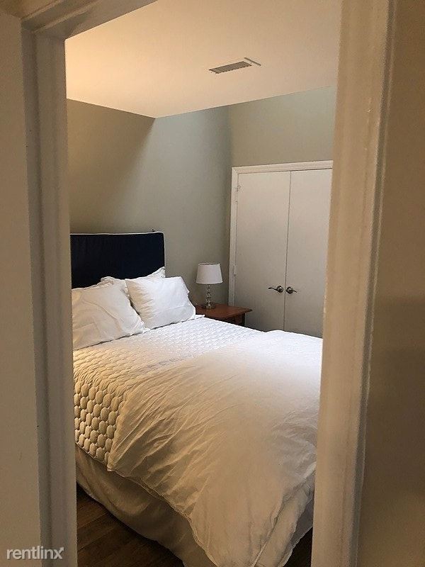 Building Photo - 2 br, 2 bath Townhome - 8039 Charter Oak Lane