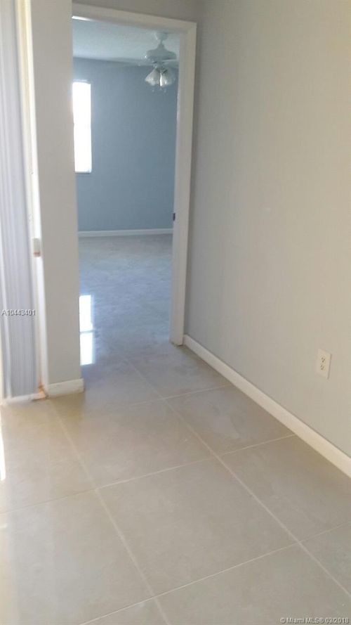 Foto del edificio - 4724 NW 97th Ct