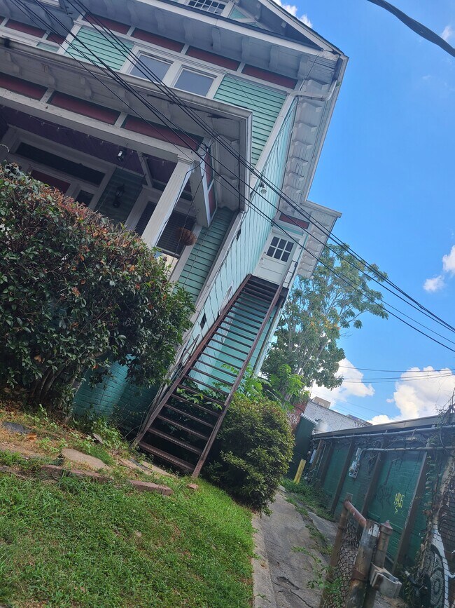 1124 Colquitt Ave NE, Atlanta, GA 30307 Townhome Rentals in Atlanta