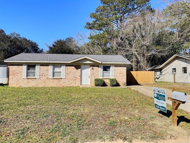 Building Photo - 3-Bedroom Home in Ocean Springs – Prime Lo...