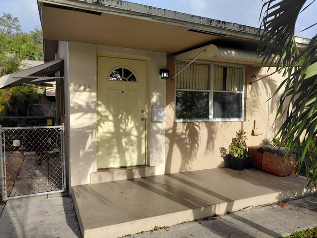 Building Photo - 2205 N 23rd Ave