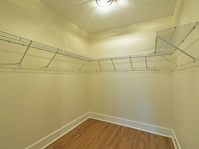 Building Photo - 45035 James St