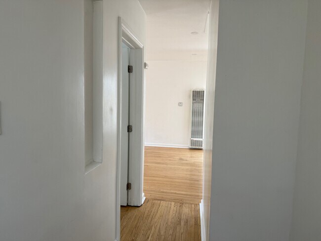 Foto del edificio - 3347 N Eastern Ave