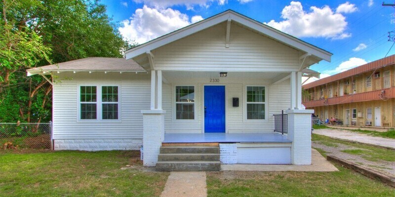 Foto principal - 2330 SW 24TH