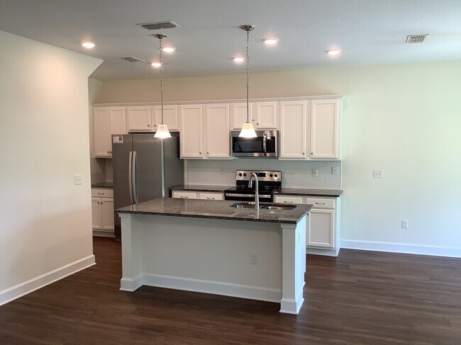 Foto del edificio - 8668 Highfield Ave