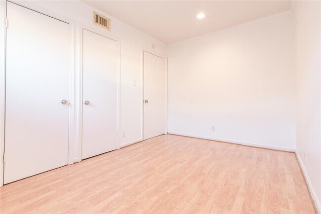 Building Photo - 4321 Hazard St