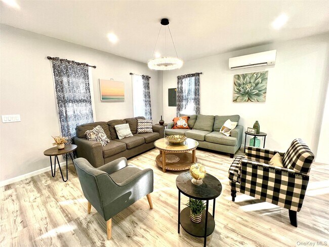 Foto del edificio - 128 W Main St