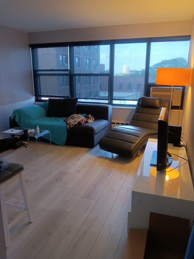 Foto del edificio - 3420 N Lake Shore Dr