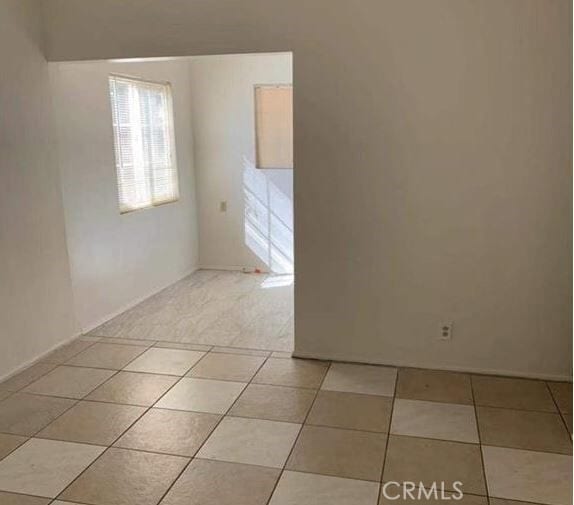 Building Photo - 253 E Villa St